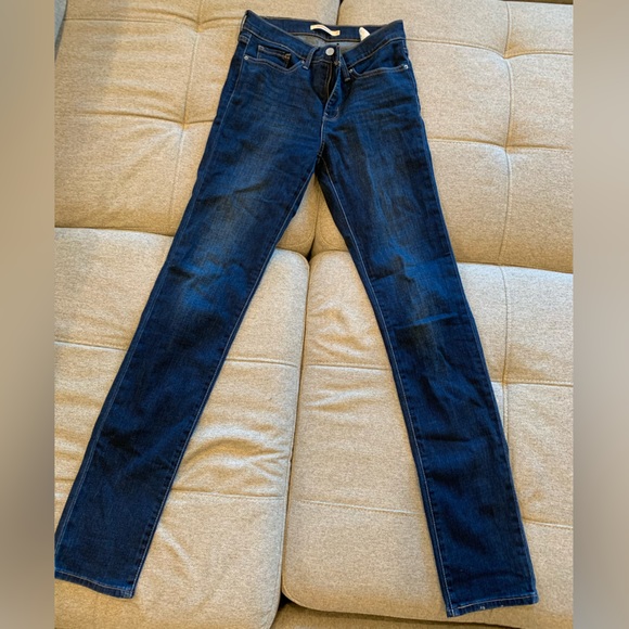 Levi’s 312 Shaping Slim Jeans - Picture 2 of 4